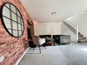 Lounge- click for photo gallery